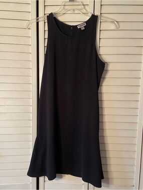 Chelsea28 Black Sleeveless Midi Shift Dress